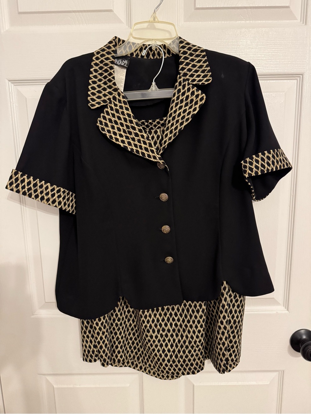 Vienne Blake suit Print Top - Black & Tan and skirt